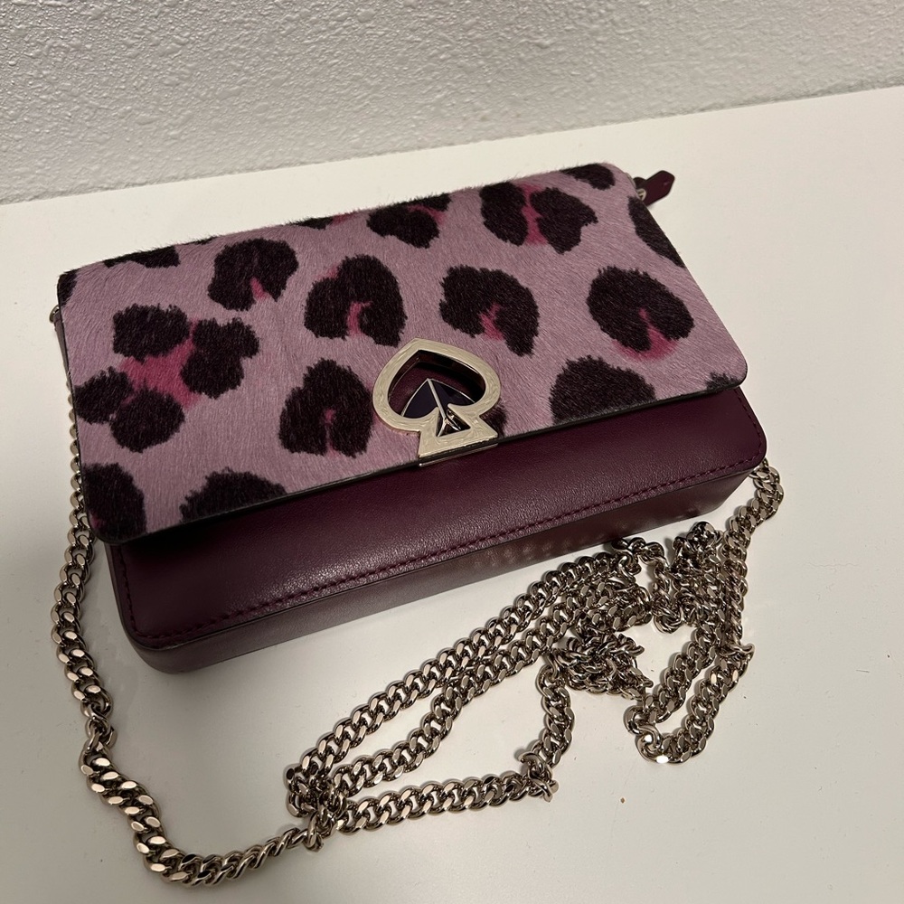 Kate Spade Nicola Haircalf
Twistlock Chain Wallet